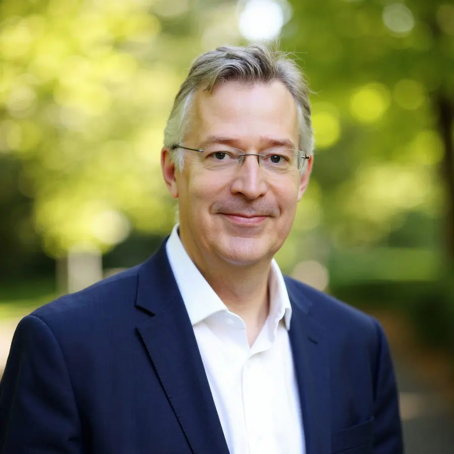 Mr Ian Hunt — Consultant Thoracic & Chest Wall Surgeon
