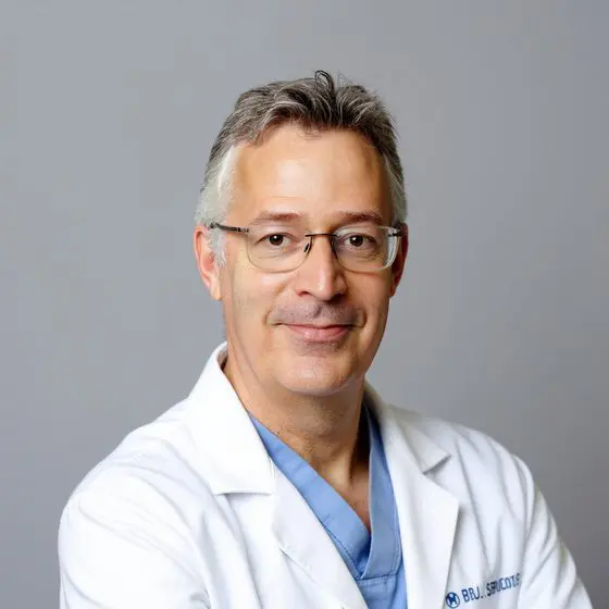 Mr Ian Hunt — Consultant Thoracic & Chest Wall Surgeon