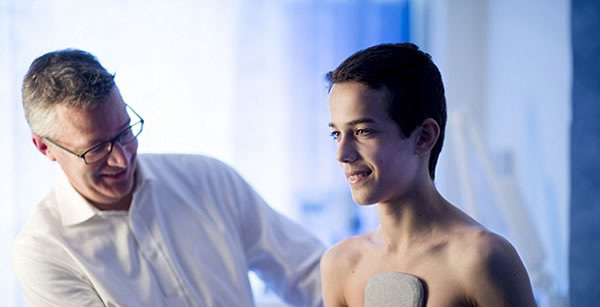 Low-profile light weight brace used by the Pectus Clinic